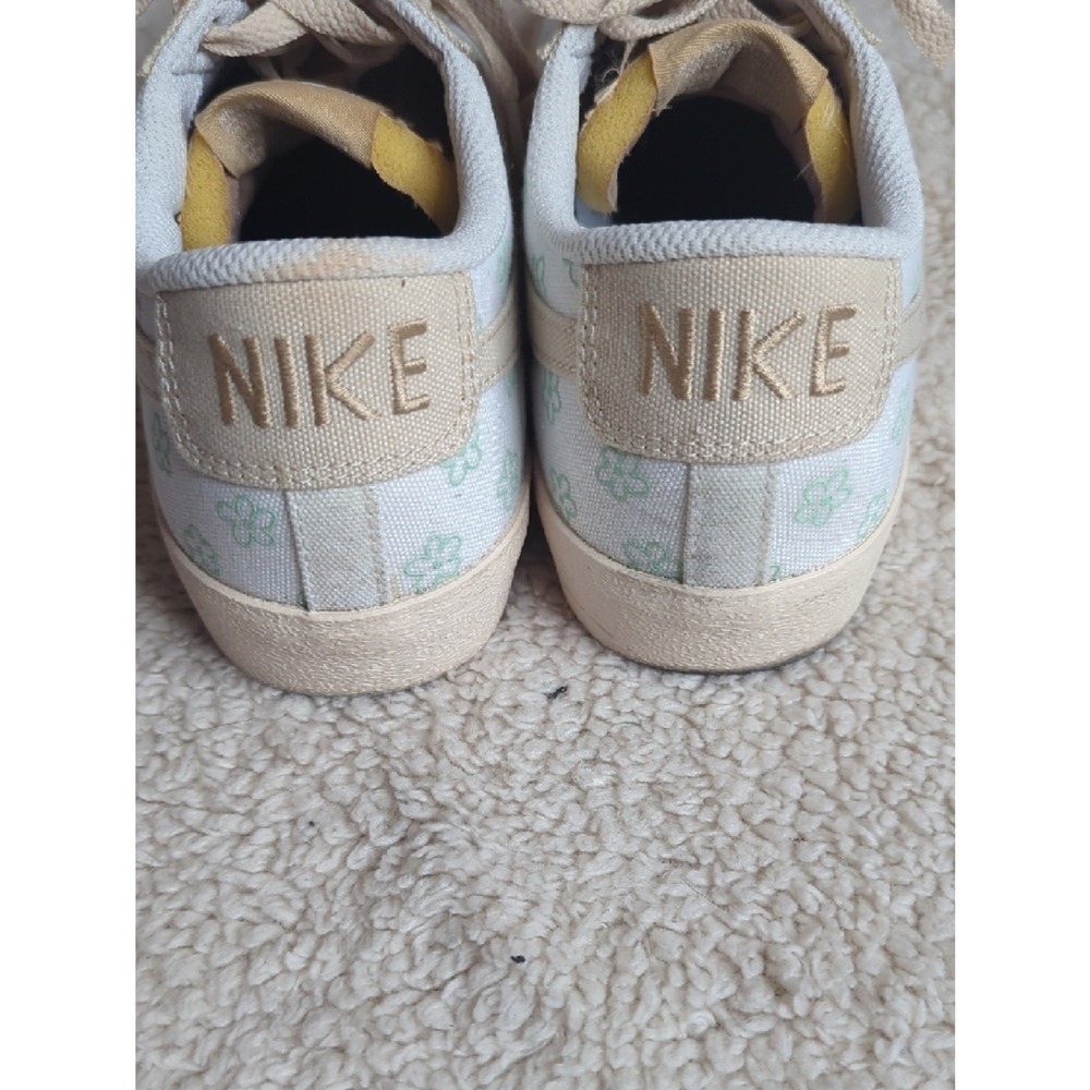 Nike Women's Beige‎ Canvas Sneakers with Mint Floral Accents - Picture 3 of 9